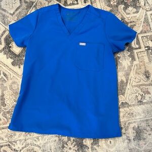 Figs scrub top